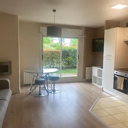 Rez De Jardin Centre Saint Arnoult شقة دوفييل